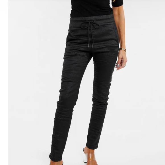 Bevy Flog Women’s Elastic Waist Coated Shely Pants Micro Check Navy Blue 28 $209